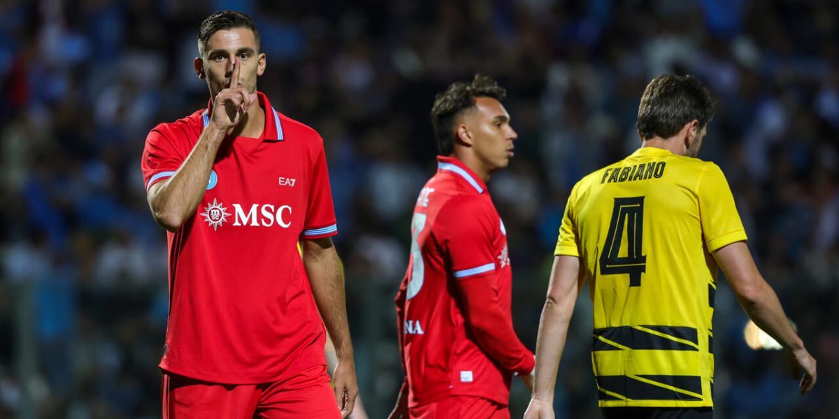Napoli, recital ofensiv: 6-2 cu Aris Salonicco