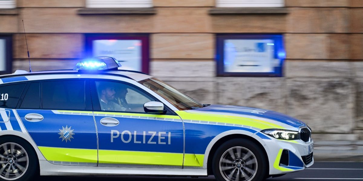 Șofer român scos din microbuz în Germania. Pasagerul a preluat volanul