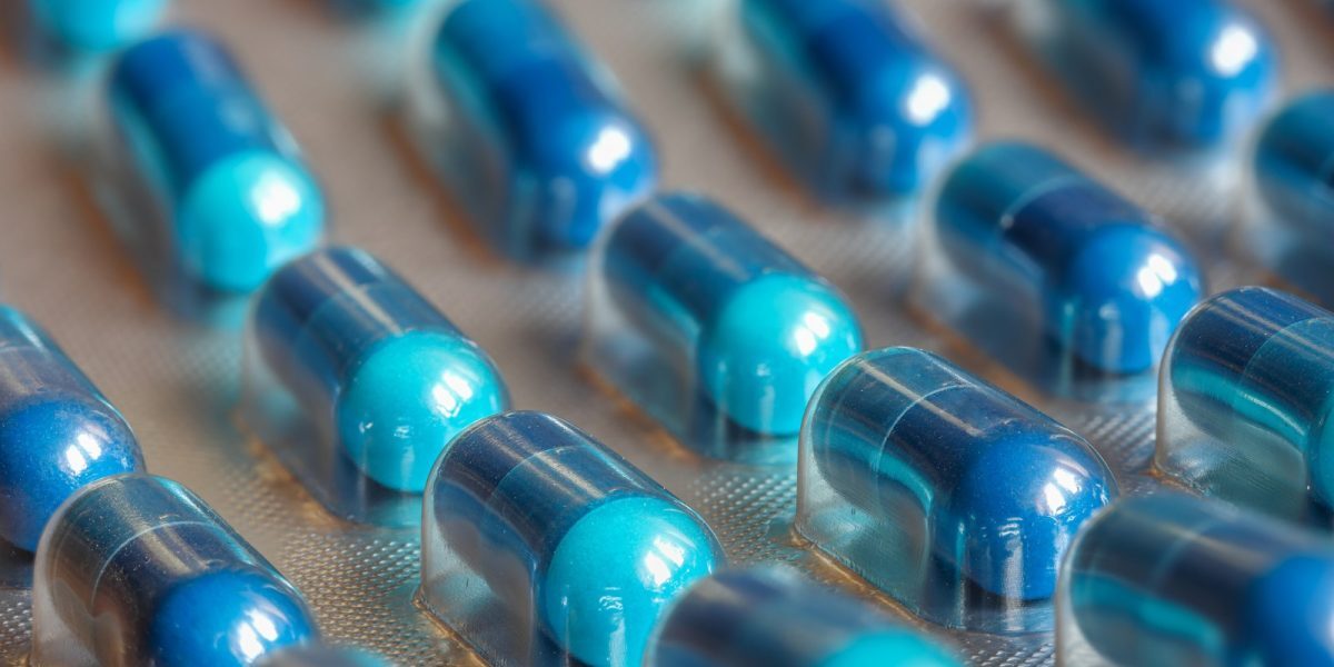 Medicamentele, în pericol: Producătorii cer energie garantată