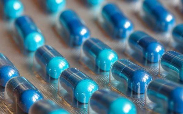 Medicamentele, în pericol: Producătorii cer energie garantată