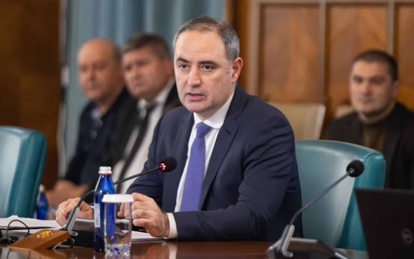 Economia României pe drumul cel bun: PIB în scădere, dar se redresează