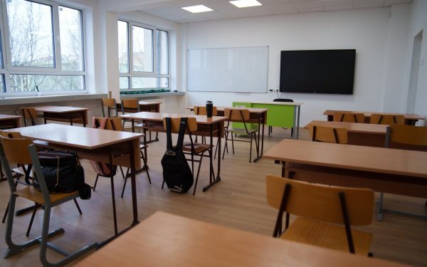Directorii și inspectorii, mai puține ore obligatorii