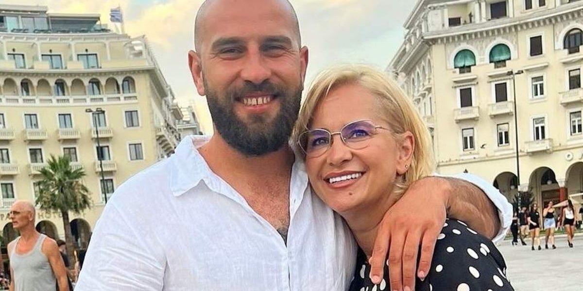 Paula Chirilă, pe plajă în Grecia, tandrețuri cu iubitul