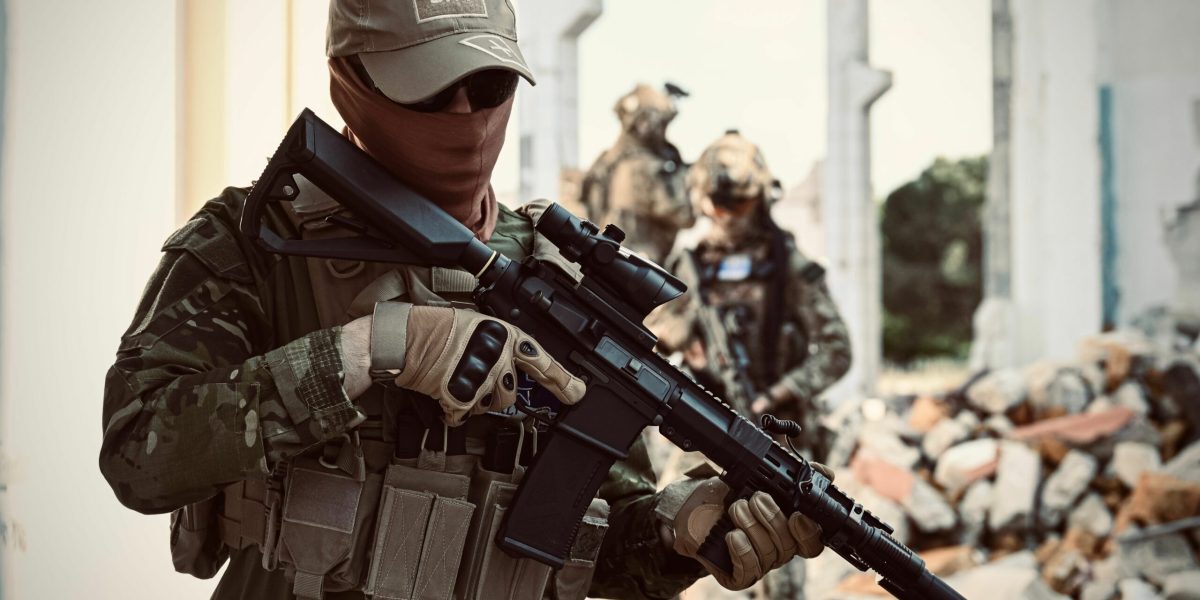 Adolescenți radicalizați online: România, pe noul front al extremismului