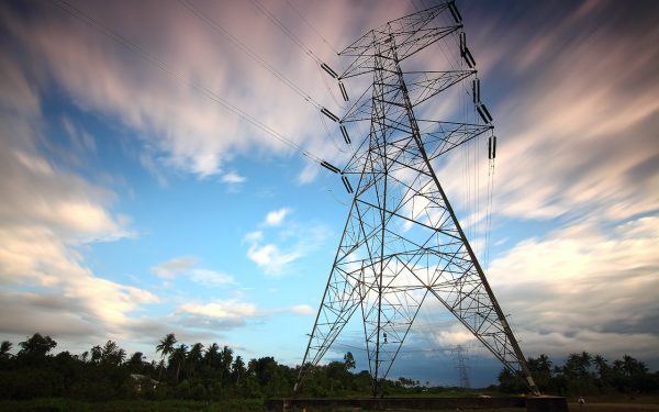 Bolojan: Consum energie seară scăzut cu 300 MW