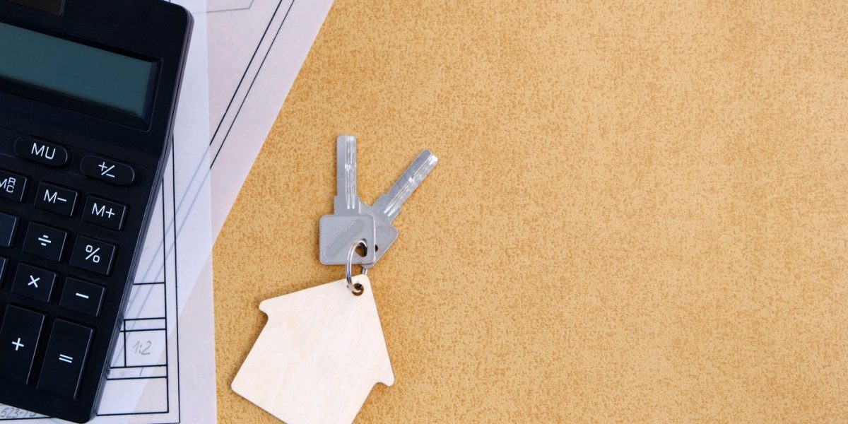 Apartament cu datorii: cine plătește de fapt