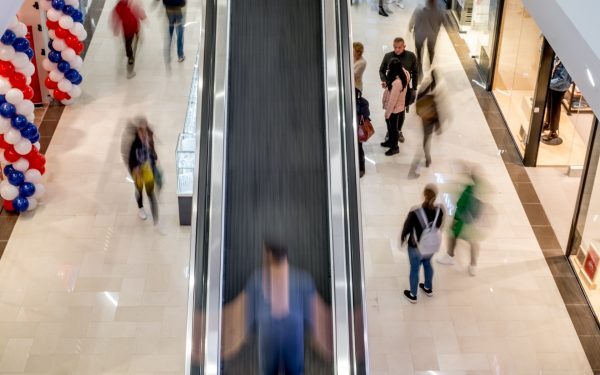 Vânzările de retail din România, în scădere majoră în H1 2026