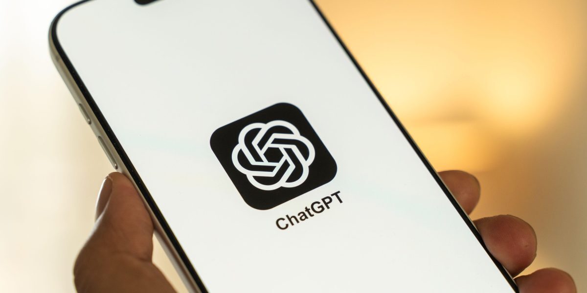 ChatGPT Plus: OpenAI reimpune limită de 5 ore