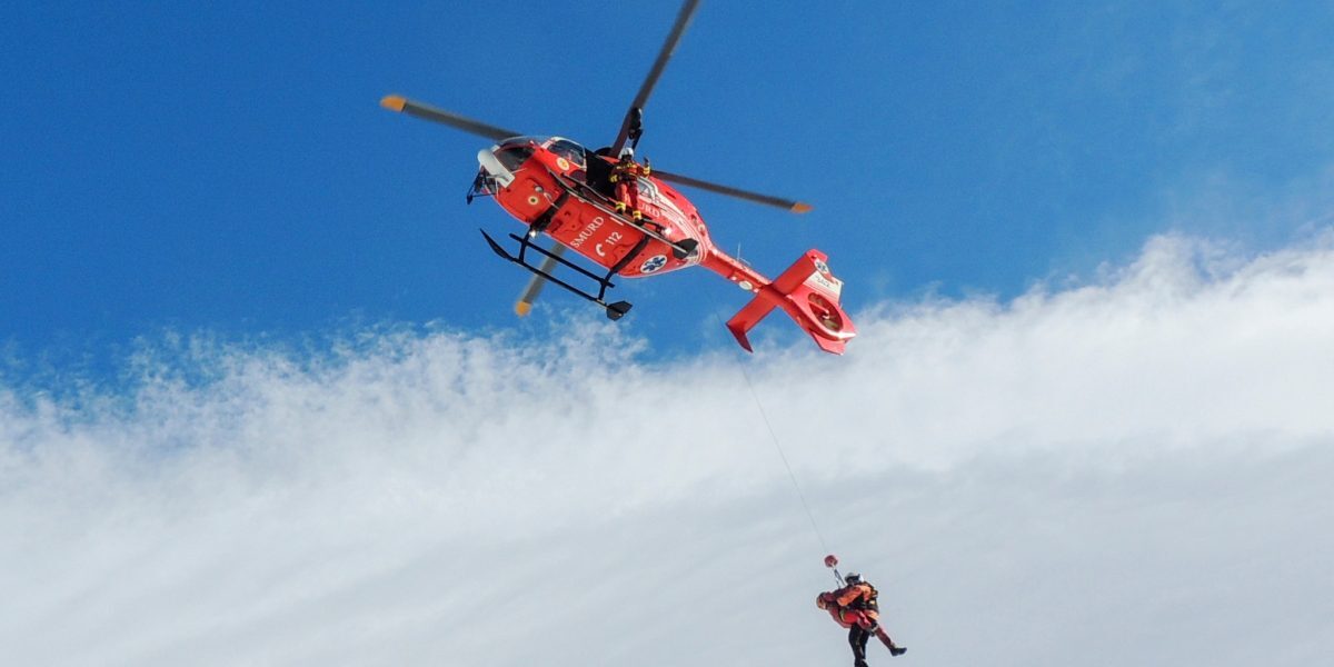 Alpiniști blocați în Bucegi. Salvamontiști în acțiune dificilă
