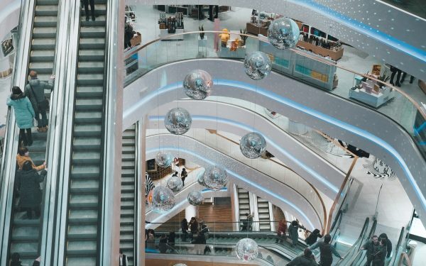 Colliers: Retailul încetinește în 2026, dar 2027 aduce un avânt