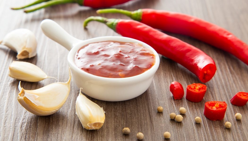 Sosul picant preferat de nutriționiști: Puține calorii, dar un mare dezavantaj
