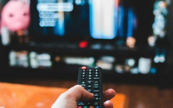 Televizorul, dușmanul creierului. Cum te ferești de ecran