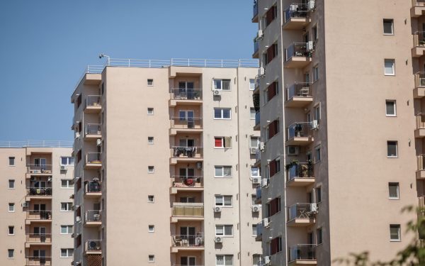 Vecinul îți amenință casa? Ce faci dacă nu repară!