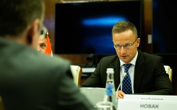 Szijjarto, sub foc în Parlament: Investigație la BYD