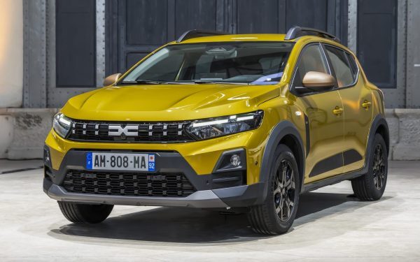 Dacia dă vina pe UE pentru scumpirea SANDERO, aproape dublu față de 2008