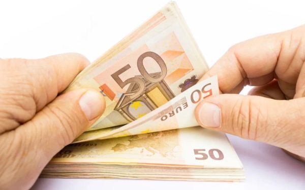 UE, noi bani pentru fermieri: AI, roboți și bioeconomie țintite