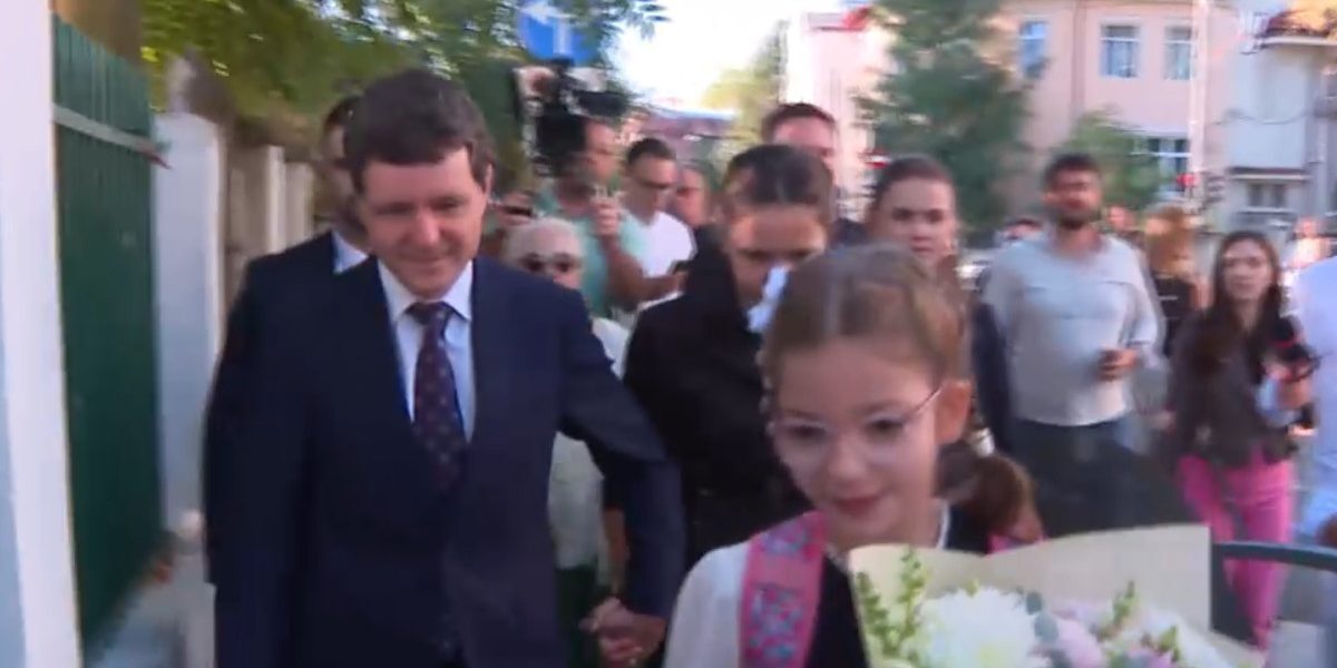 Nicuşor Dan, despre educație: Nu-i vorba doar de note și examene