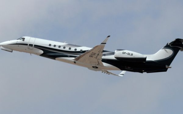 Ponta, judecător CCR, Manole: pasageri ai unui avion privat spre Grecia