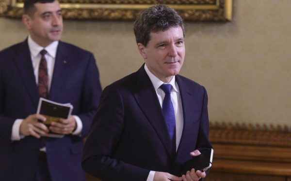 Simion: Nicușor Dan, blocat în Codul Urbanismului, nu numește premier