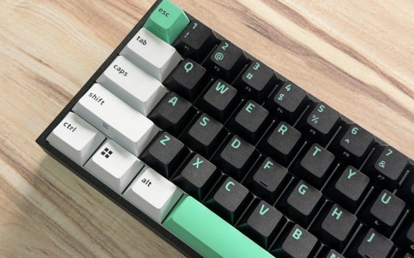 Razer Reclusa: Tastatură personalizabilă la preț șocant: 300 lei