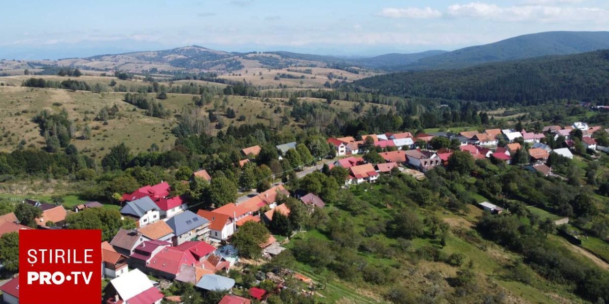 Școală de miliarde în sat fără copii, primarul zboară cu elicopterul