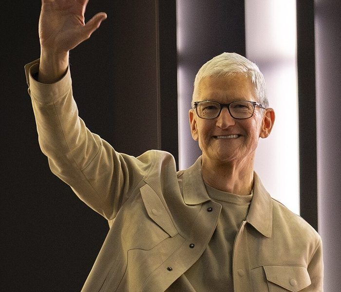 Apple: Tim Cook pleacă, dar lasă imperiul de 4 trilioane