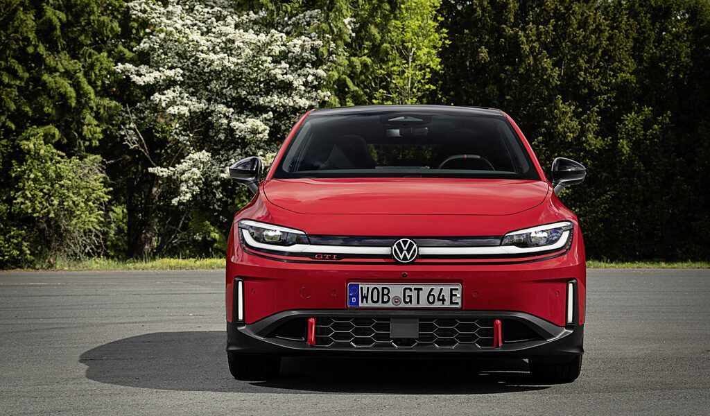 VW Renunță la Decapotabile pentru Arme. Uzina Intră în Industria Militară