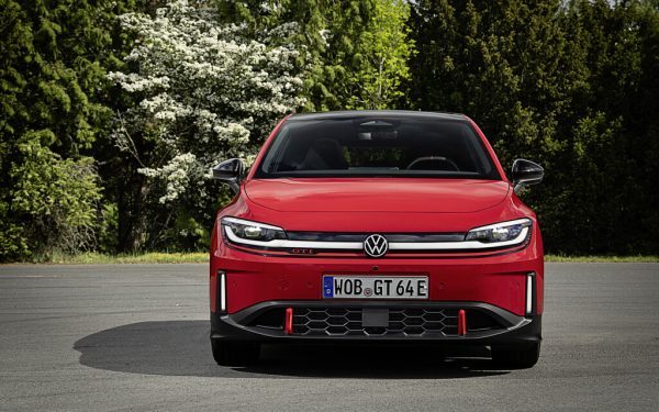 VW Renunță la Decapotabile pentru Arme. Uzina Intră în Industria Militară