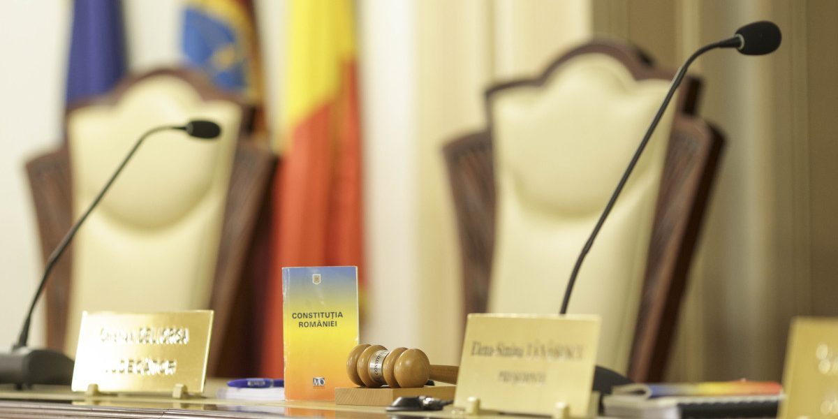 CCR: PNL, USR atacă judecătorul Deliorga pentru avioane private