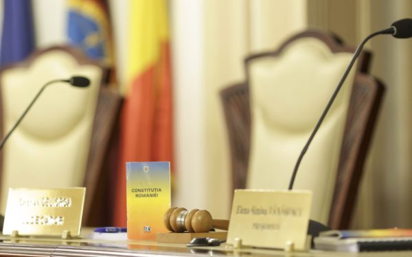 CCR: PNL, USR atacă judecătorul Deliorga pentru avioane private