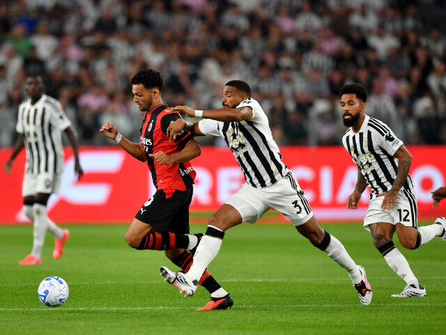 Juventus, AC Milan la egalitate. Bîrligea, pe teren, Italia în fierbere