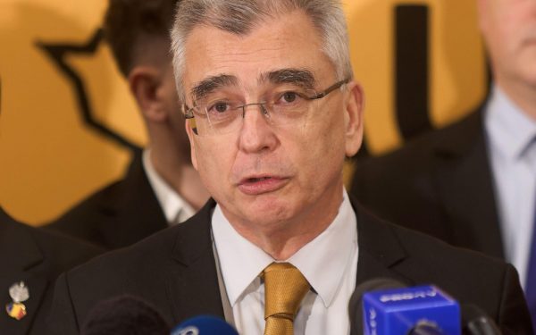 AUR țintește parlamentari mici, Peiu cere vot unit