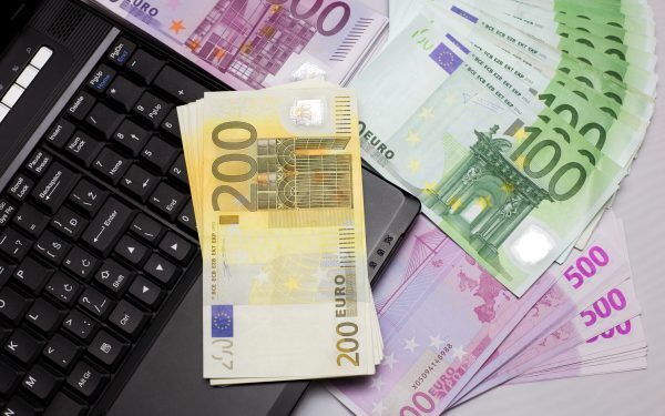 UE trage investitorii mari spre startup-uri europene
