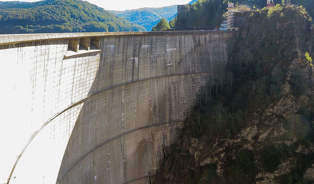 Hidroelectrica scumpire: românul e la ananghie