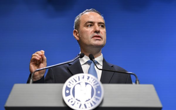 Guvernul, grăbiți: Dobânda datoriilor noastre crește. Datorii noi de 5 miliarde euro