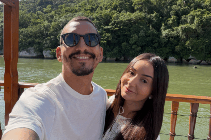 Influenceriță de 33 de ani, moartă după operație estetică. Trei copii orfani