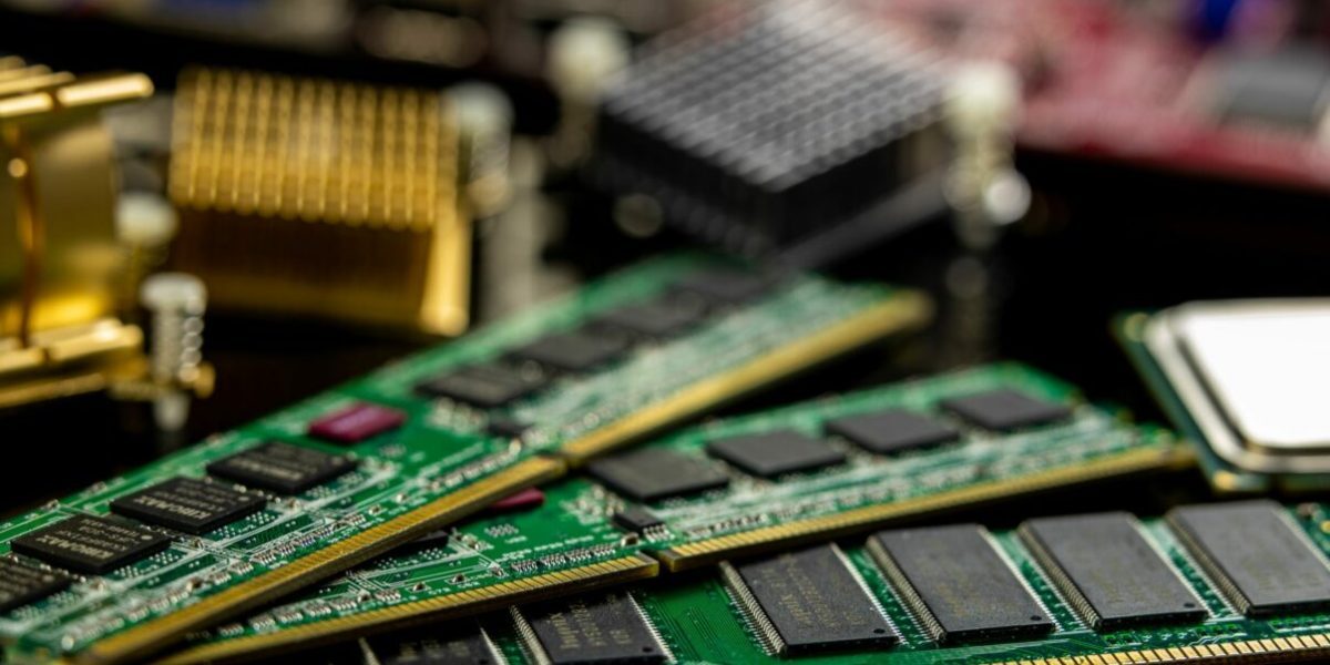 IA scumpește gadgeturile. „RAMageddon” declanșează criza electronicelor