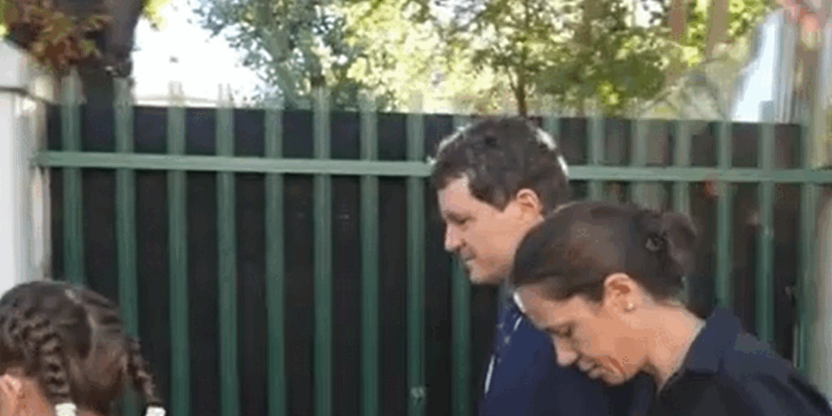 Nicușor Dan și Mirabela Grădinaru, primii părinți la școala fiicei lor