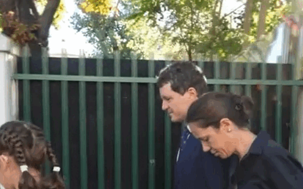 Nicușor Dan și Mirabela Grădinaru, primii părinți la școala fiicei lor