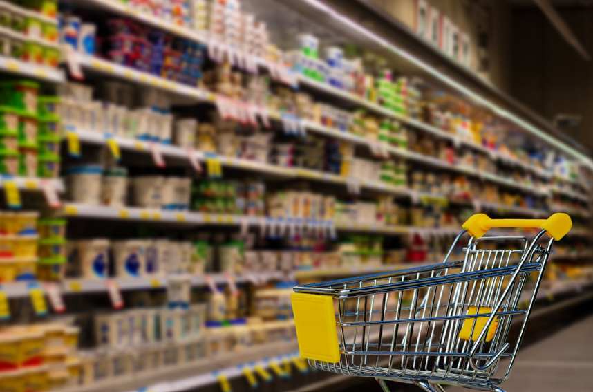 Casierița hoță: Mii de euro furați din supermarket cu o schemă ingenioasă