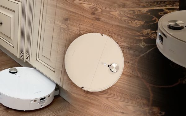 Roborock Qrevo Edge 2: curățare automată sub mobilă